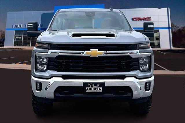 2025 Chevrolet Silverado 2500HD 4WD Crew Cab Standard Bed LT