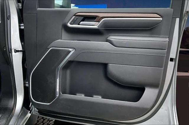 2025 Chevrolet Silverado 2500HD 4WD Crew Cab Standard Bed LT