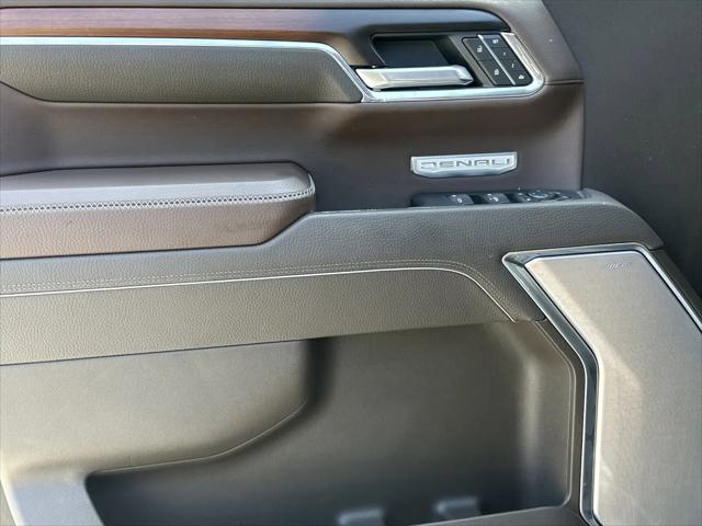 2025 GMC Sierra 1500 4WD Crew Cab Short Box Denali