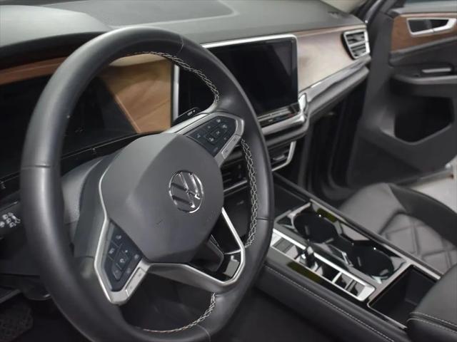 2025 Volkswagen Atlas 2.0T SE w/Technology