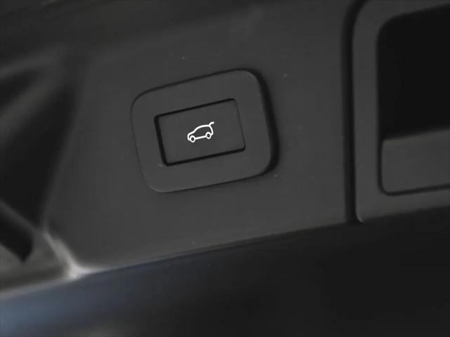 2024 Land Rover Range Rover Velar P250 Dynamic SE