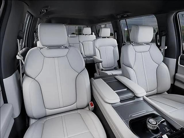 2026 Jeep Grand Wagoneer 4x4