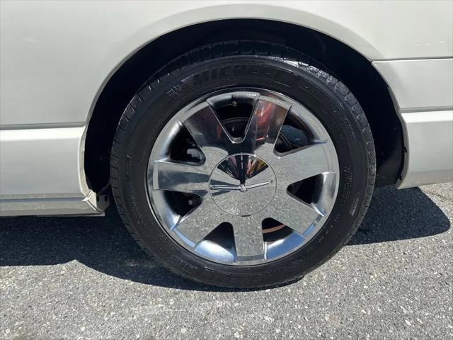2003 Ford Thunderbird Deluxe