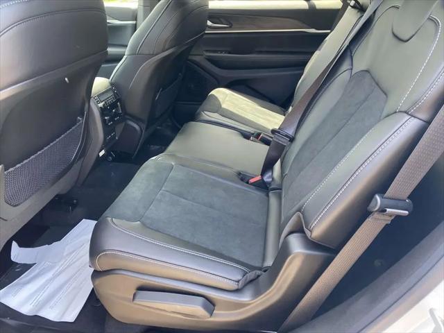 2026 Jeep Grand Cherokee L Altitude 4x2