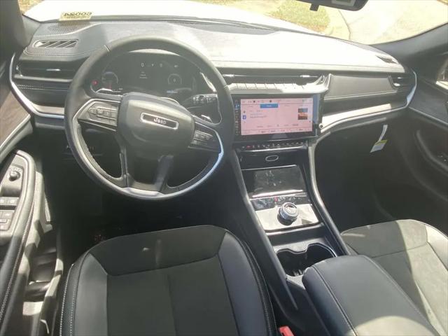2026 Jeep Grand Cherokee L Altitude 4x2