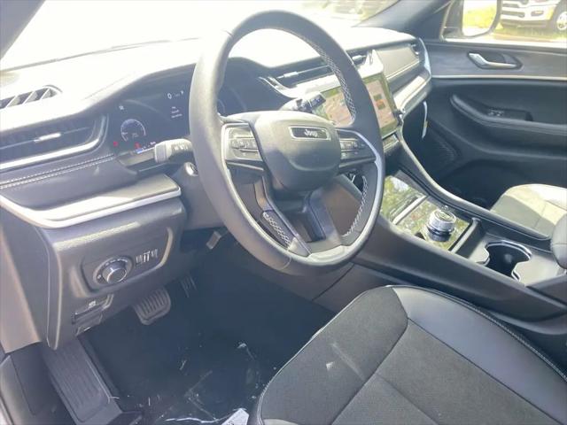 2026 Jeep Grand Cherokee L Altitude 4x2