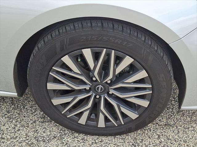 2025 Nissan Altima SV FWD