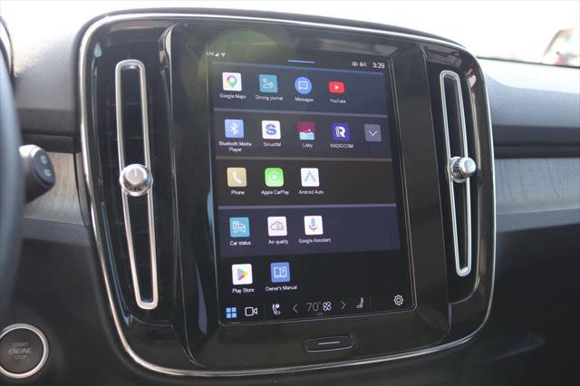 2023 Volvo XC40 B5 Ultimate Dark Theme