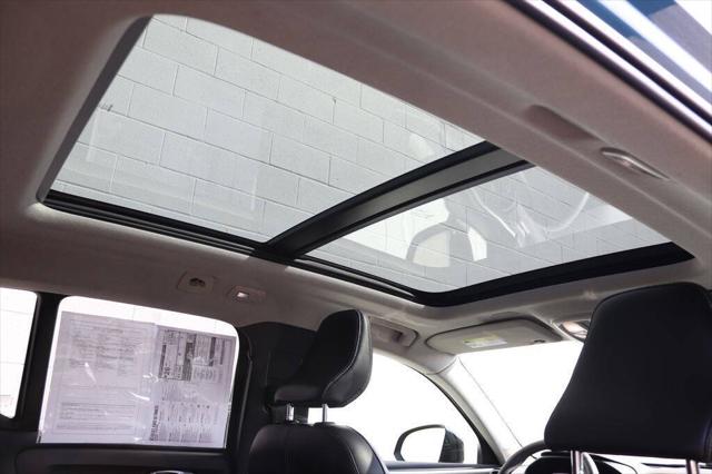 2023 Volvo XC40 B5 Ultimate Dark Theme