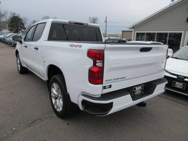 2023 Chevrolet Silverado 1500 4WD Crew Cab Short Bed Custom