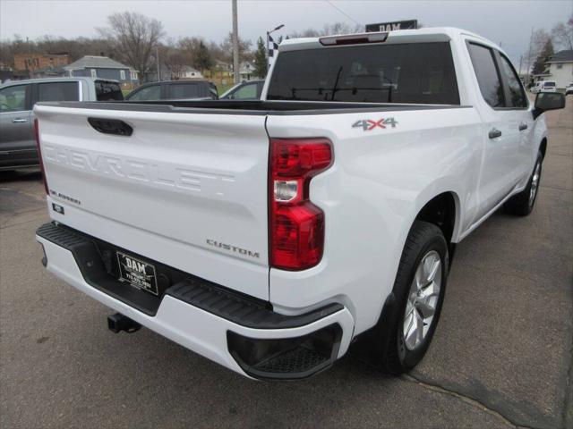 2023 Chevrolet Silverado 1500 4WD Crew Cab Short Bed Custom