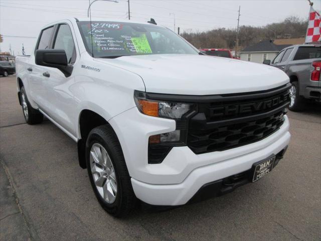 2023 Chevrolet Silverado 1500 4WD Crew Cab Short Bed Custom
