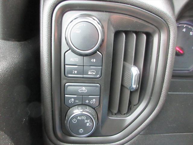 2023 Chevrolet Silverado 1500 4WD Crew Cab Short Bed Custom