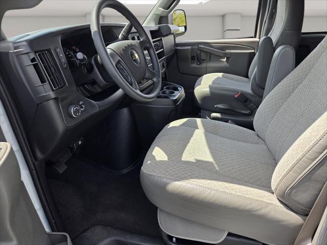 2024 Chevrolet Express Passenger RWD 3500 Extended Wheelbase LT