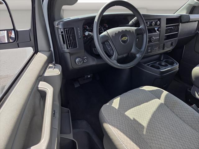 2024 Chevrolet Express Passenger RWD 3500 Extended Wheelbase LT