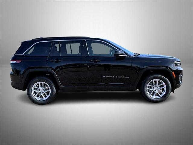 2026 Jeep Grand Cherokee Laredo 4x4