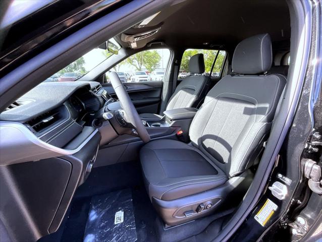 2026 Jeep Grand Cherokee Laredo 4x4