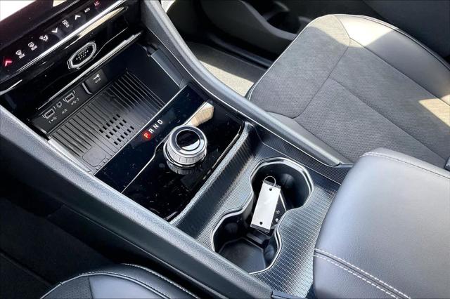 2026 Jeep Grand Cherokee Altitude 4x2