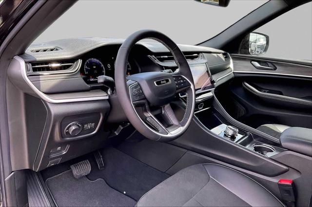 2026 Jeep Grand Cherokee Altitude 4x2