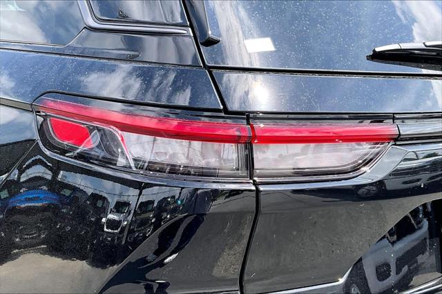 2026 Jeep Grand Cherokee Altitude 4x2