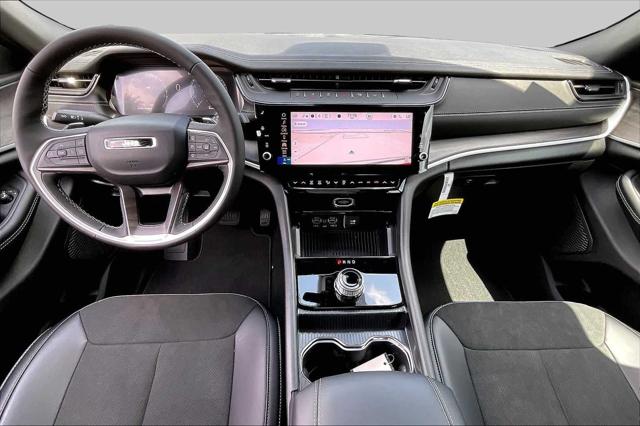 2026 Jeep Grand Cherokee Altitude 4x2