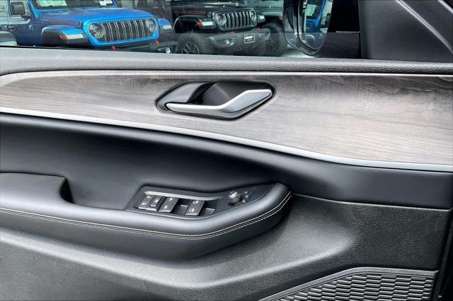 2026 Jeep Grand Cherokee Altitude 4x2