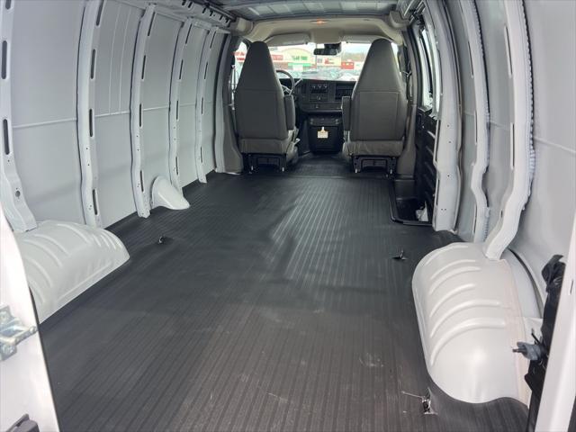2026 Chevrolet Express Cargo Van 2500 Extended Wheelbase, WT, RWD