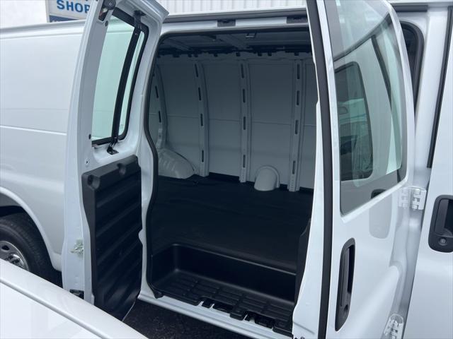 2026 Chevrolet Express Cargo Van 2500 Extended Wheelbase, WT, RWD