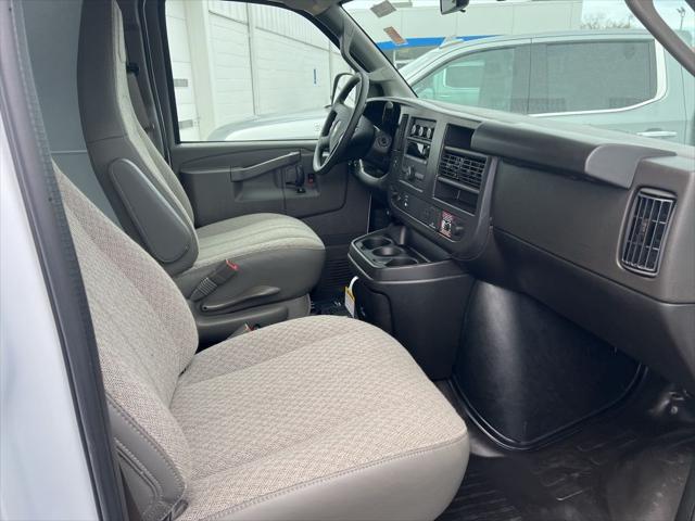 2026 Chevrolet Express Cargo Van 2500 Extended Wheelbase, WT, RWD