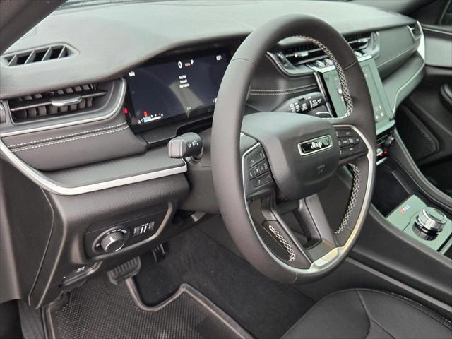 2026 Jeep Grand Cherokee Laredo 4x2