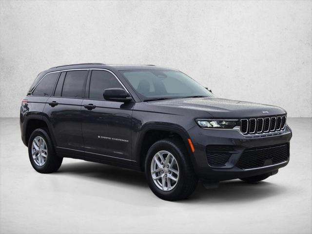 2026 Jeep Grand Cherokee Laredo 4x2