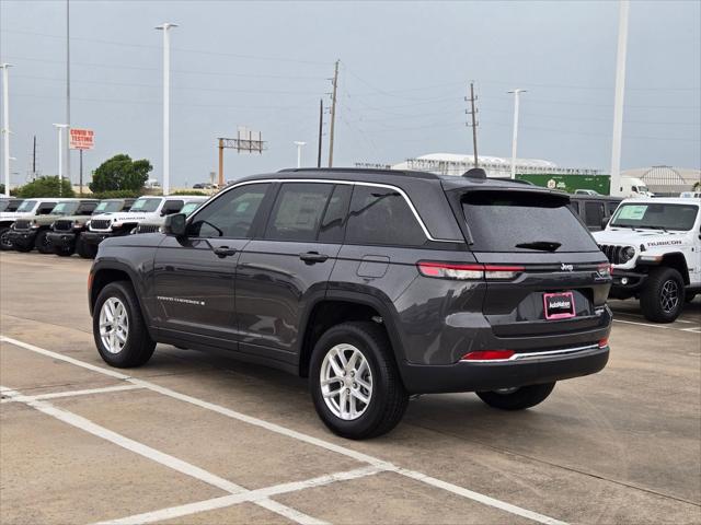 2026 Jeep Grand Cherokee Laredo 4x2