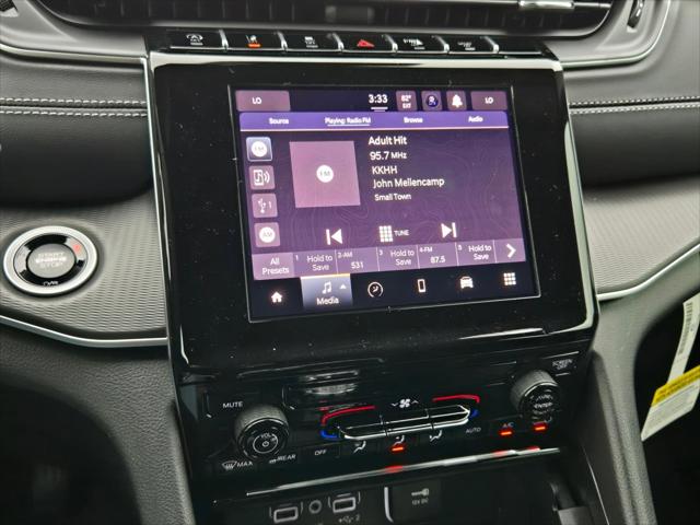 2026 Jeep Grand Cherokee Laredo 4x2