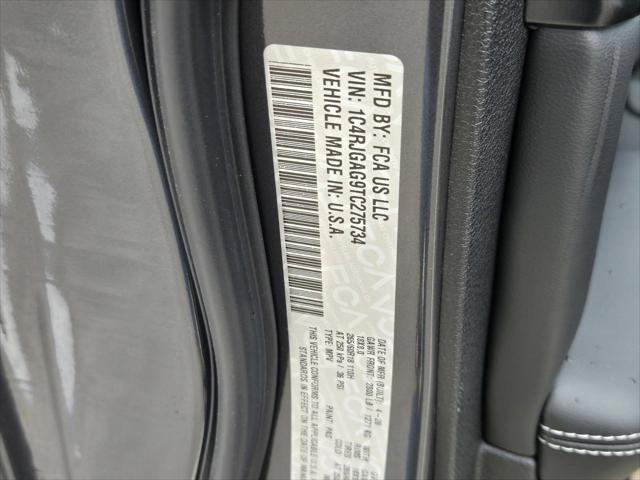 2026 Jeep Grand Cherokee Laredo 4x2