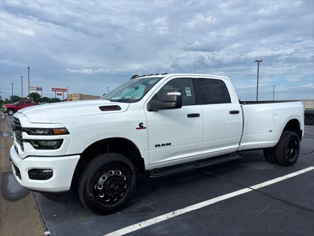 2026 RAM 3500 RAM 3500 BIG HORN CREW CAB 4X4 8 BOX