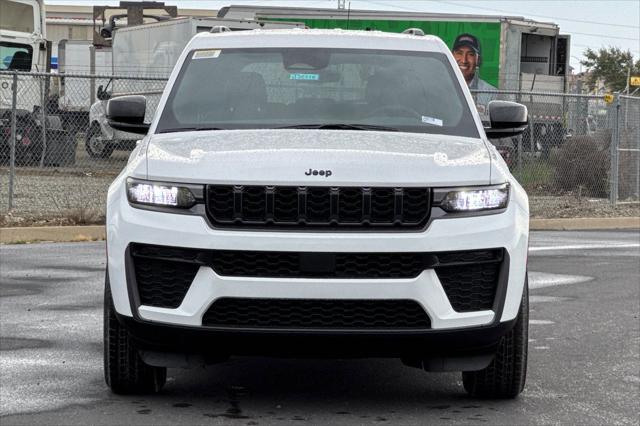 2026 Jeep Grand Cherokee Altitude 4x4