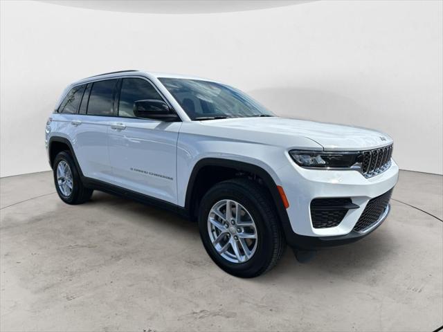 2026 Jeep Grand Cherokee GRAND CHEROKEE LAREDO 4X4 2026 Jeep Grand Cherokee GRAND CHEROKEE LAREDO 4X4
