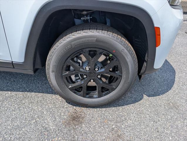 2026 Jeep Grand Cherokee L GRAND CHEROKEE L LAREDO ALTITUDE 4X4