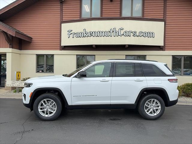 2026 Jeep Grand Cherokee GRAND CHEROKEE LAREDO X 4X4