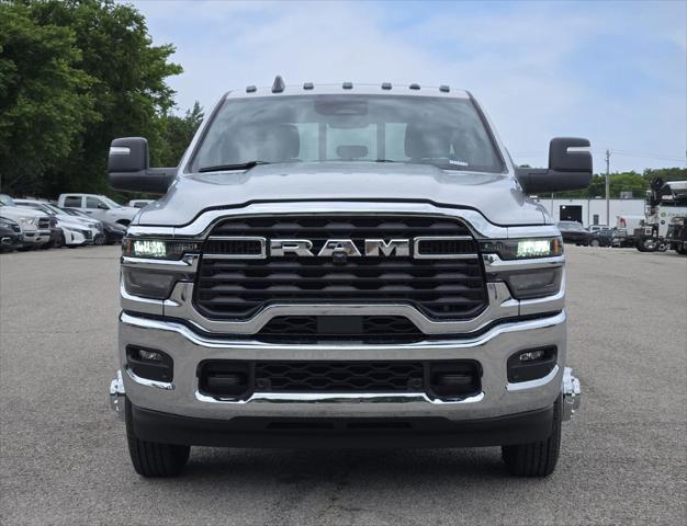 2026 RAM Ram 3500 RAM 3500 TRADESMAN CREW CAB 4X4 8 BOX