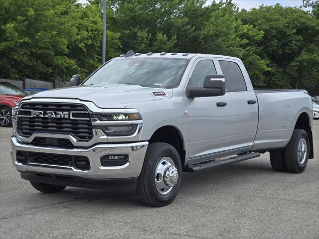 2026 RAM Ram 3500 RAM 3500 TRADESMAN CREW CAB 4X4 8 BOX