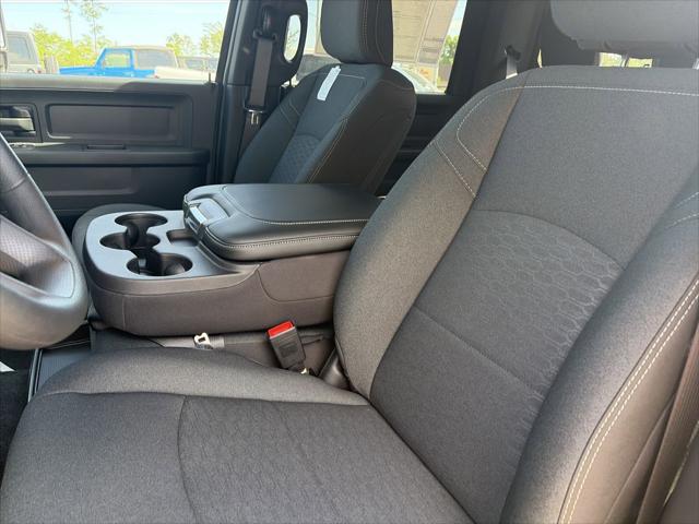 2026 Ram 2500 Black Express Crew Cab 4x4 6'4" Box