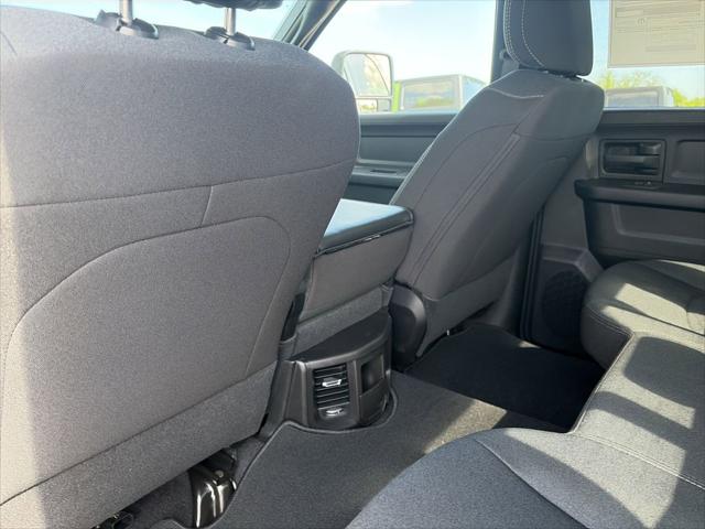 2026 Ram 2500 Black Express Crew Cab 4x4 6'4" Box