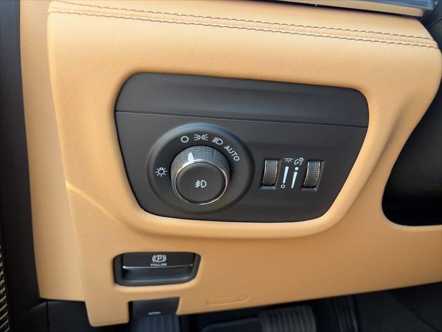 2026 Jeep Grand Cherokee Summit 4x4