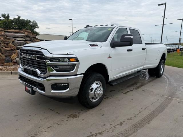 2026 RAM Ram 3500 RAM 3500 TRADESMAN CREW CAB 4X4 8 BOX