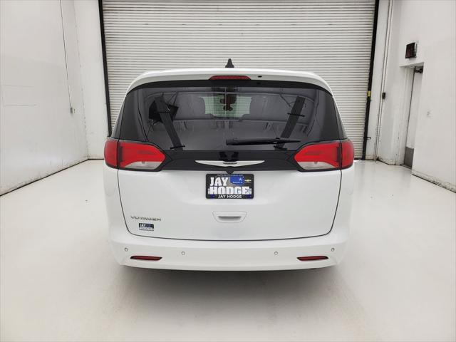 2024 Chrysler Voyager LX