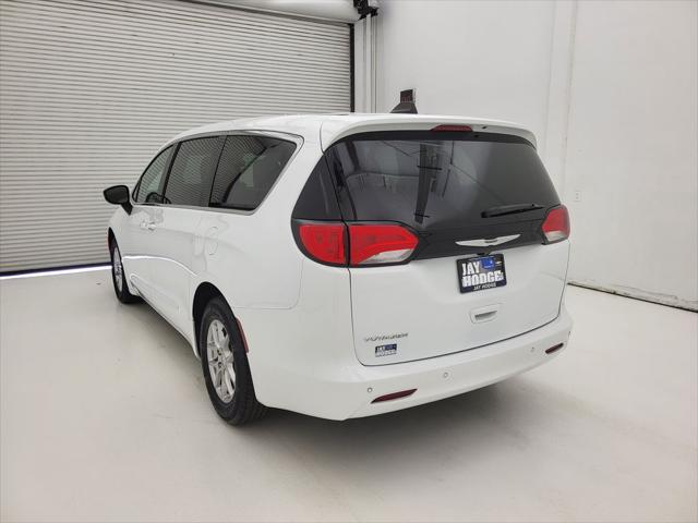 2024 Chrysler Voyager LX