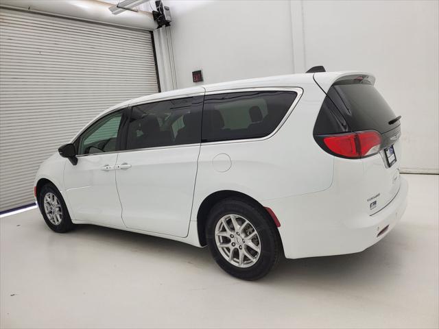 2024 Chrysler Voyager LX