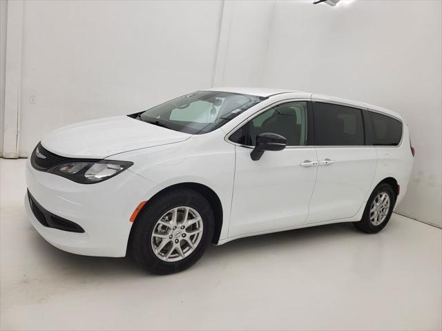 2024 Chrysler Voyager LX