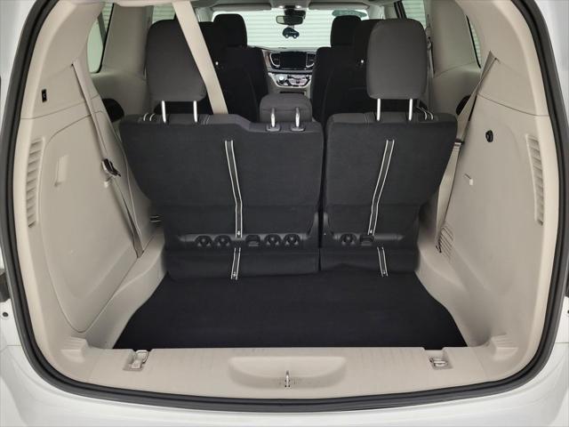 2024 Chrysler Voyager LX